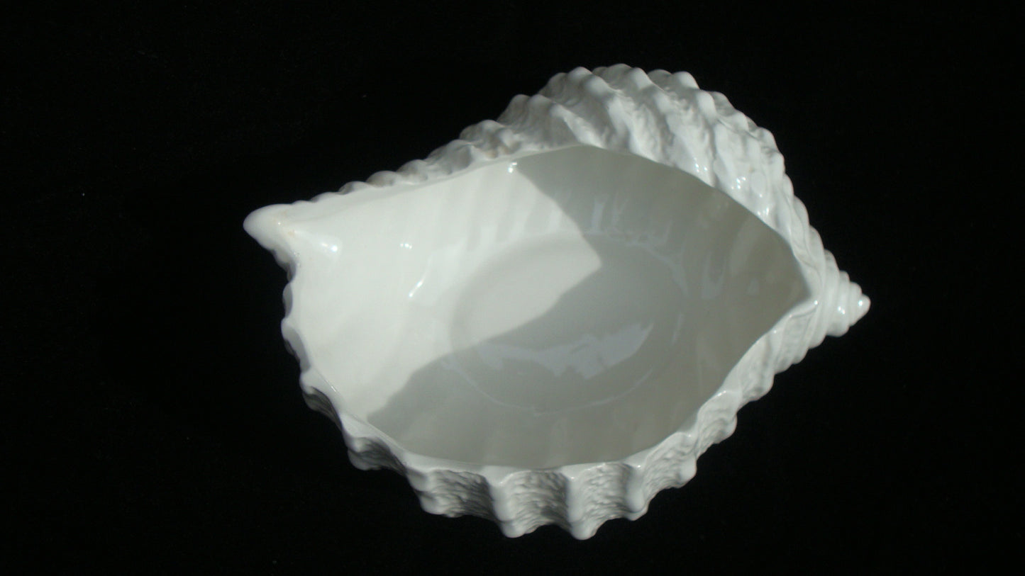 [SOLD] VINTAGE ANTIQUE STAFFORD WHITE ITALIAN PORCELAIN SEASHELL CONCH MADE IN ITALY