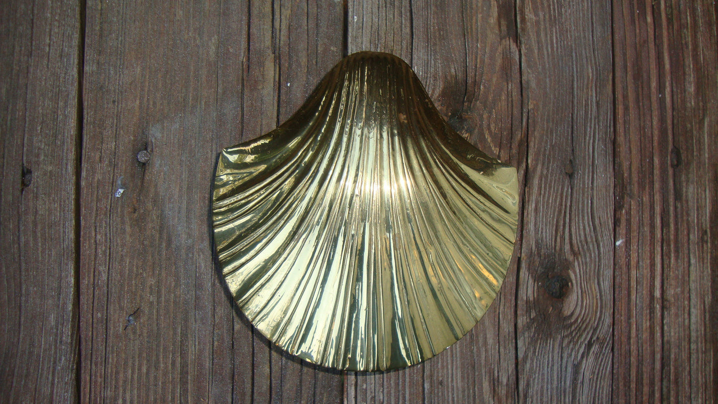 [SOLD] VINTAGE ANTIQUE BRASS SEASHELL CANDY DISH KEEPSAKE SCULPTURE HOLDER