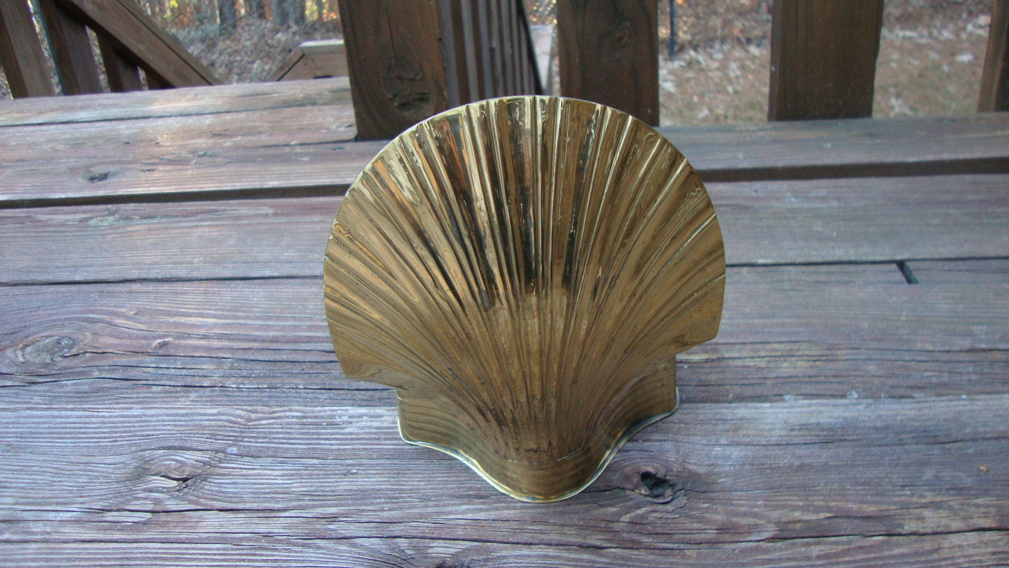 [SOLD] VINTAGE ANTIQUE BRASS SEASHELL CANDY DISH KEEPSAKE SCULPTURE HOLDER