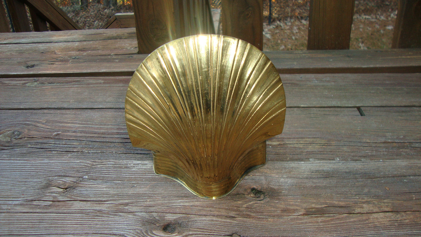 [SOLD] VINTAGE ANTIQUE BRASS SEASHELL CANDY DISH KEEPSAKE SCULPTURE HOLDER