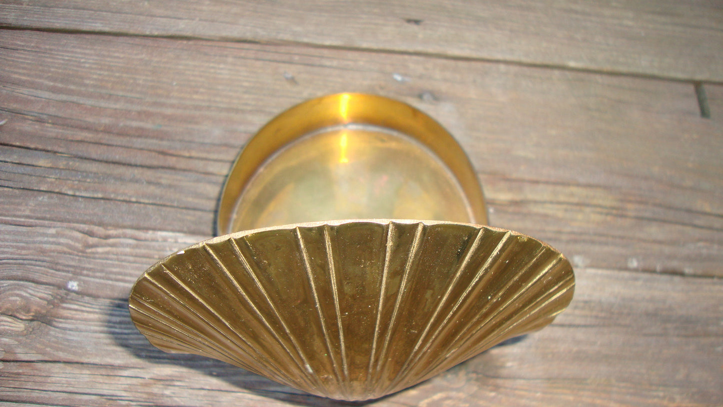 [SOLD] VINTAGE ANTIQUE BRASS SEASHELL CANDY DISH KEEPSAKE SCULPTURE HOLDER