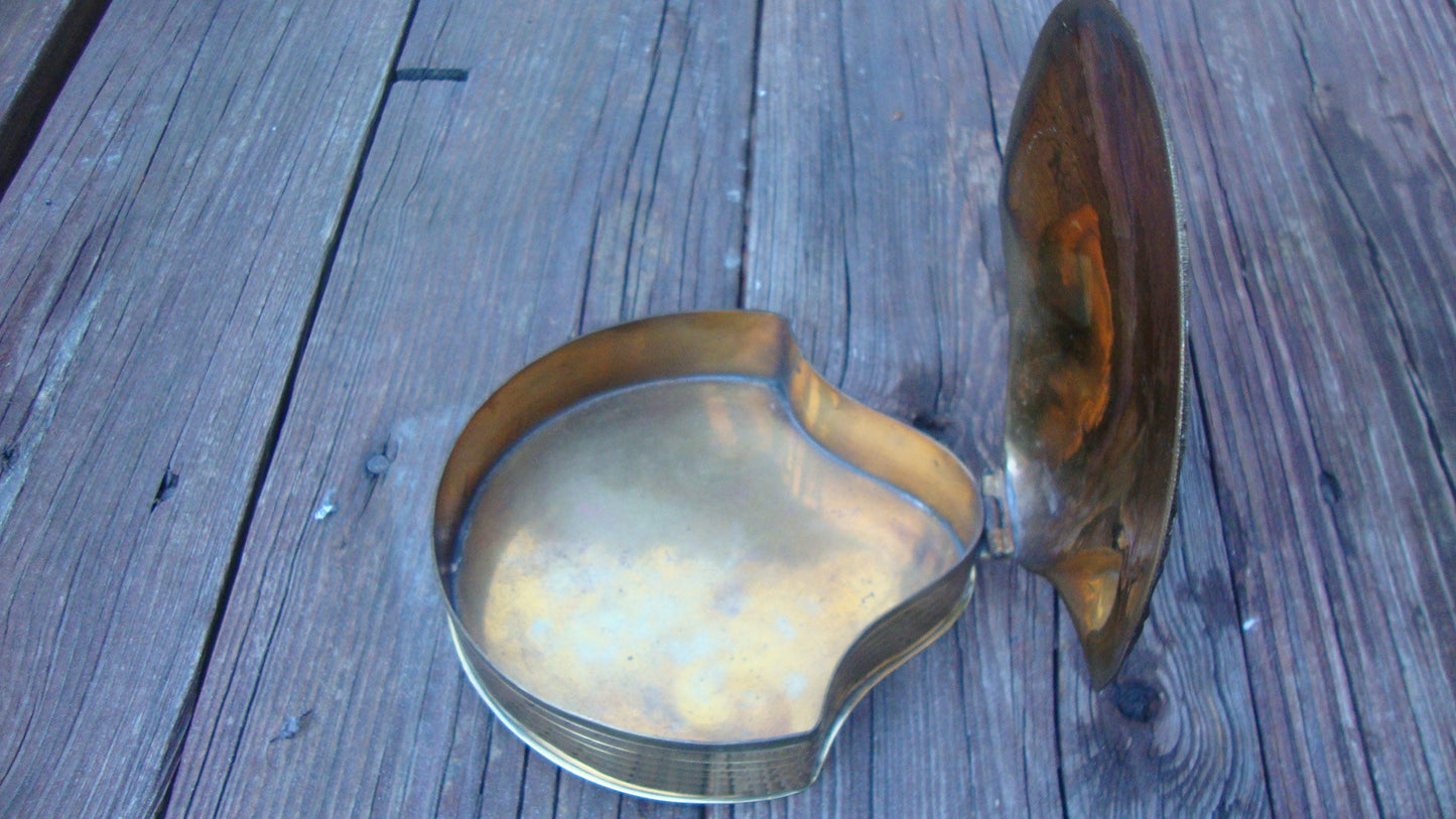[SOLD] VINTAGE ANTIQUE BRASS SEASHELL CANDY DISH KEEPSAKE SCULPTURE HOLDER