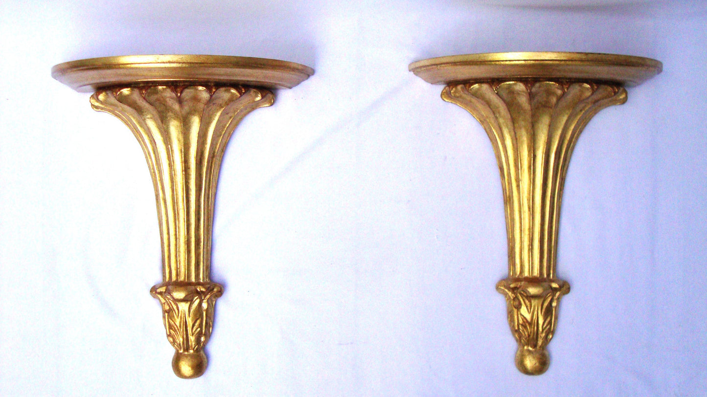 Italian Neoclassical Gilt Gold Sconce Shelves
