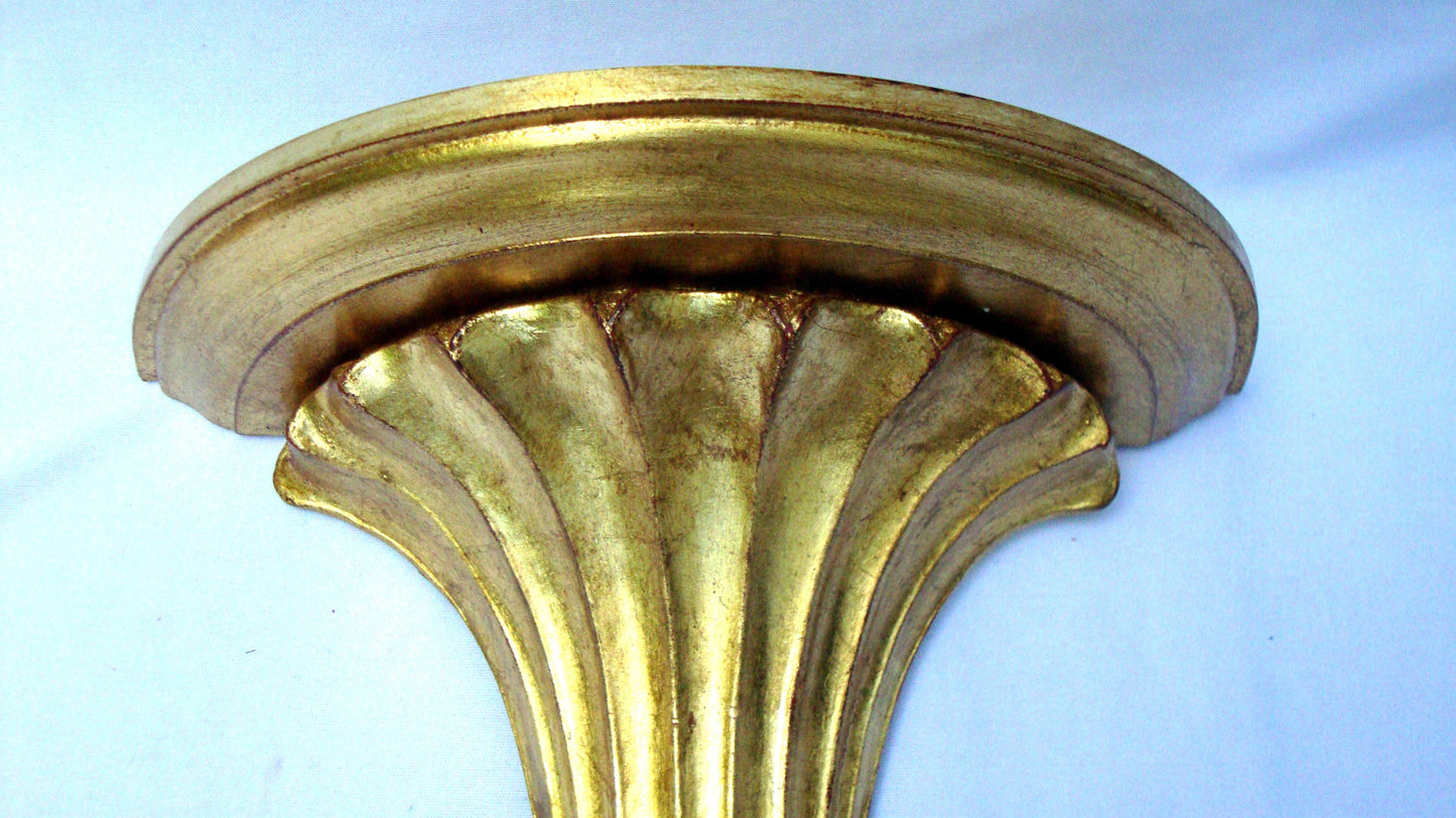 Italian Neoclassical Gilt Gold Sconce Shelves