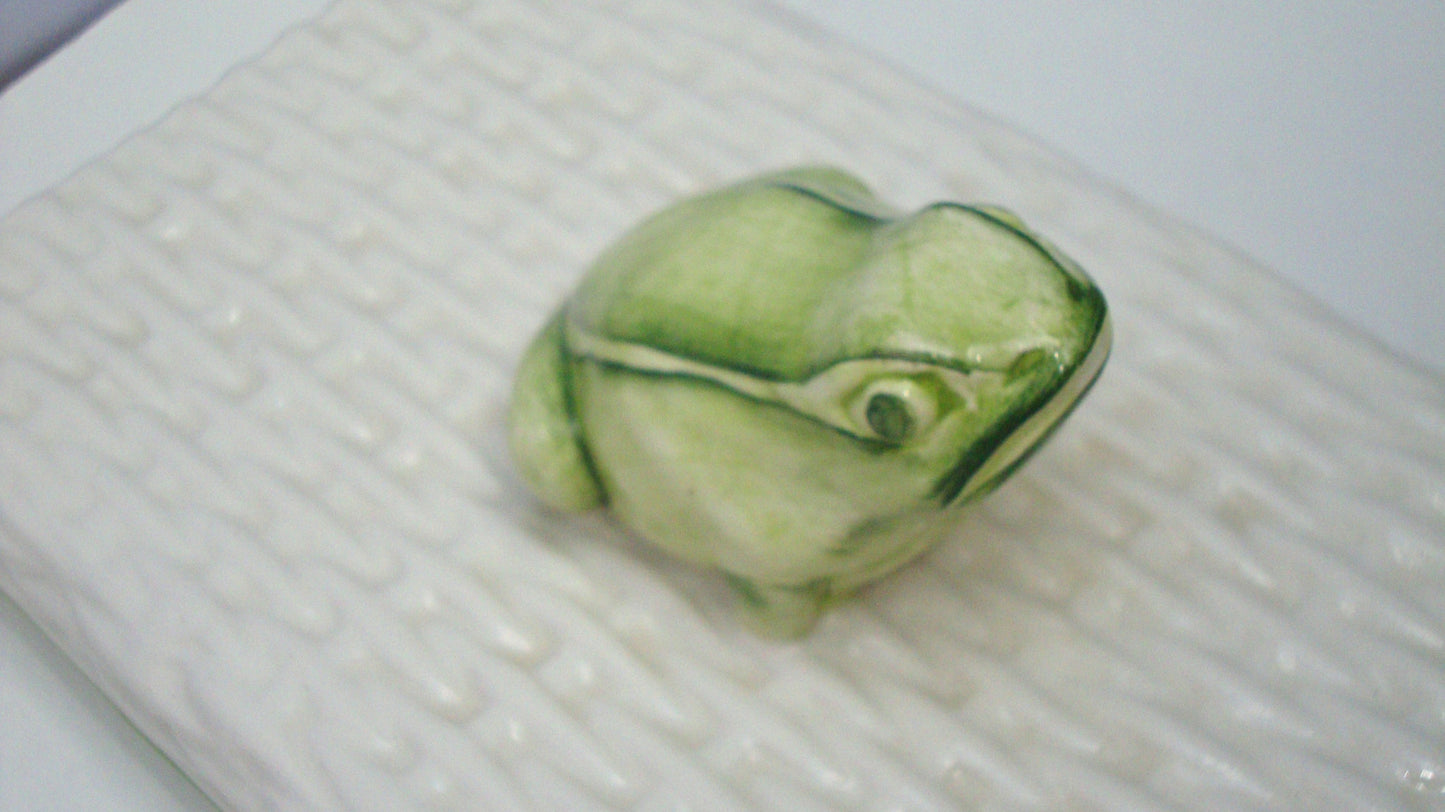 [SOLD] Italian Porcelain Ceramic Wicker Frog Box