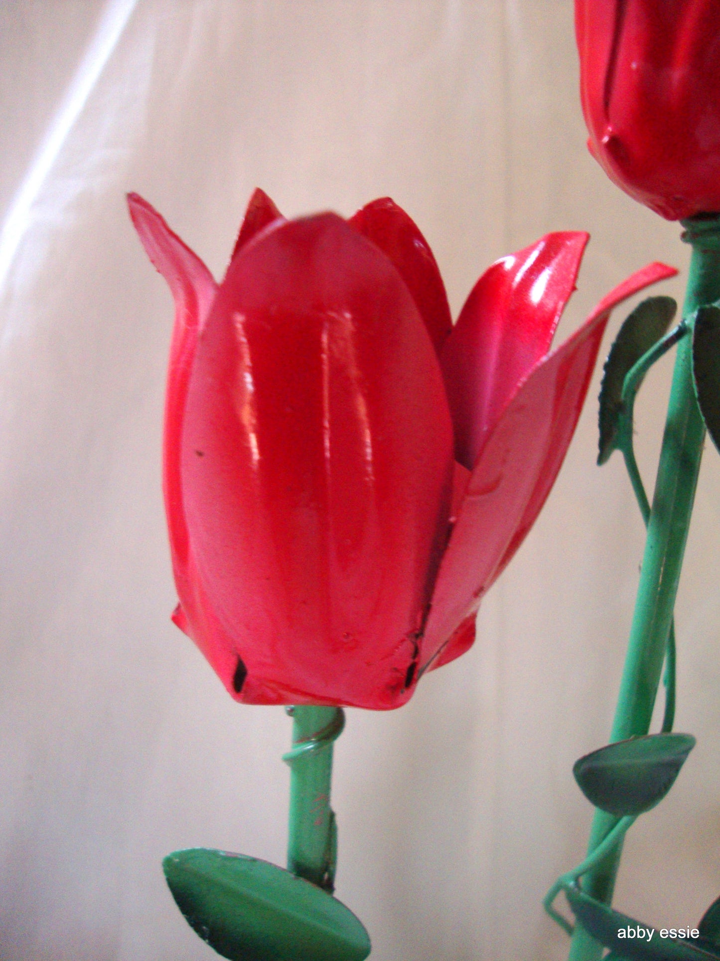 MID CENTURY MODERN JERE VINTAGE METAL SCULPTURE FLORAL RED ROSE CANDLE HOLDER CA Abby Essie