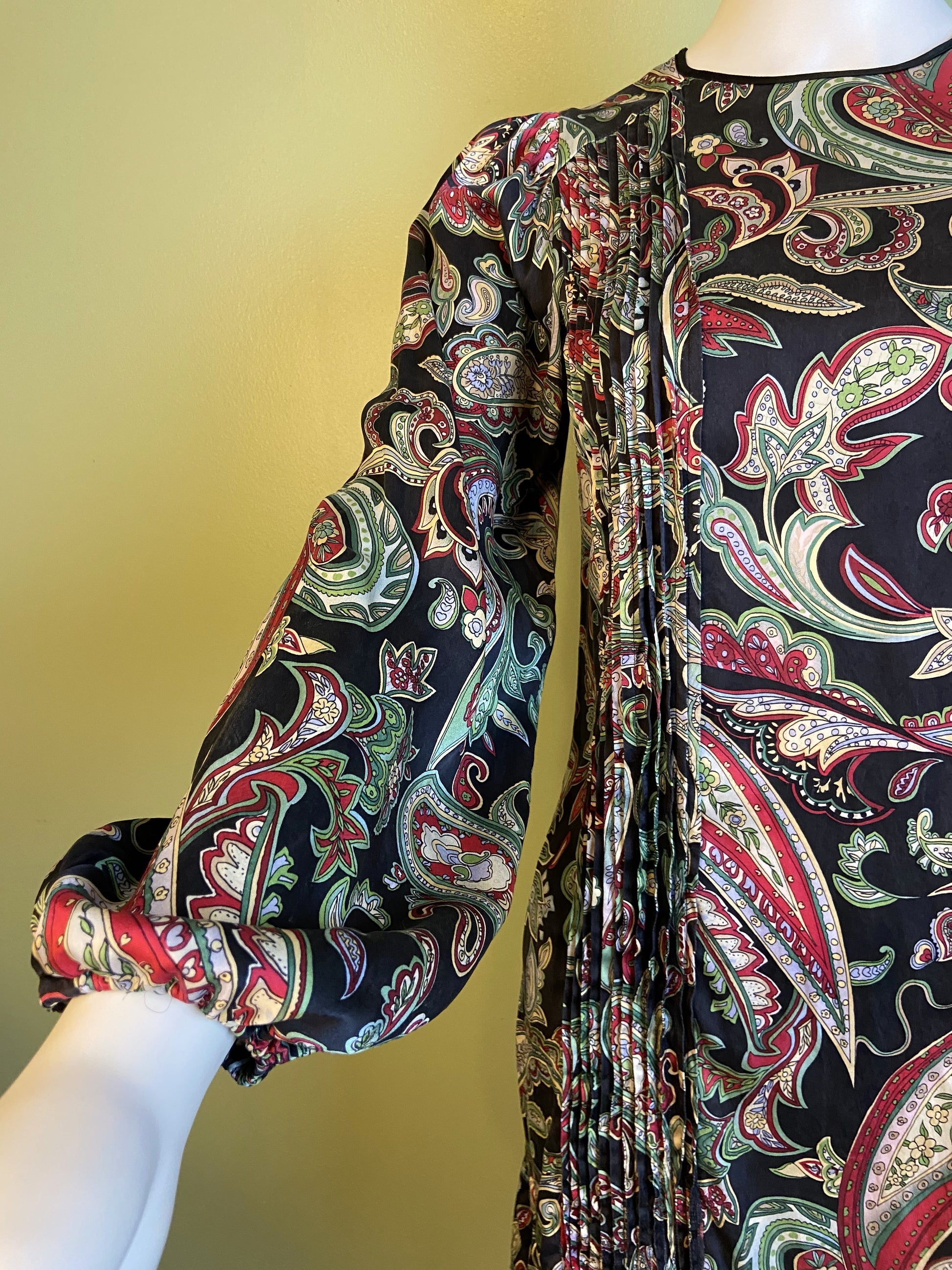 Paisley Pleated 100% Silk Black Green Puff Sleeve Dress Abby Essie