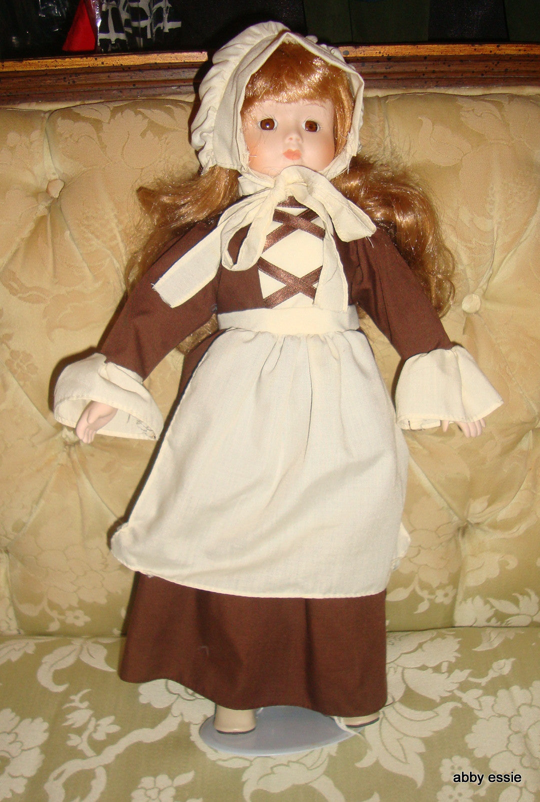 VINTAGE PORCELAIN VICTORIAN ENGLISH 19TH 18TH CENTURY DOLL ON STAND WIT