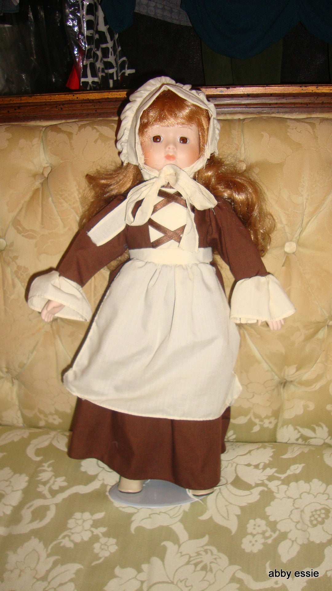 VINTAGE PORCELAIN VICTORIAN ENGLISH 19TH 18TH CENTURY DOLL ON STAND WIT Abby Essie