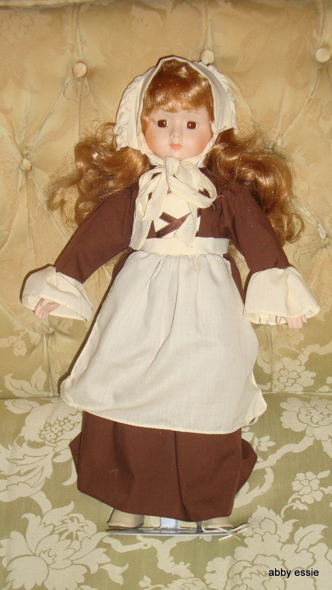 VINTAGE PORCELAIN VICTORIAN ENGLISH 19TH 18TH CENTURY DOLL ON STAND WIT Abby Essie