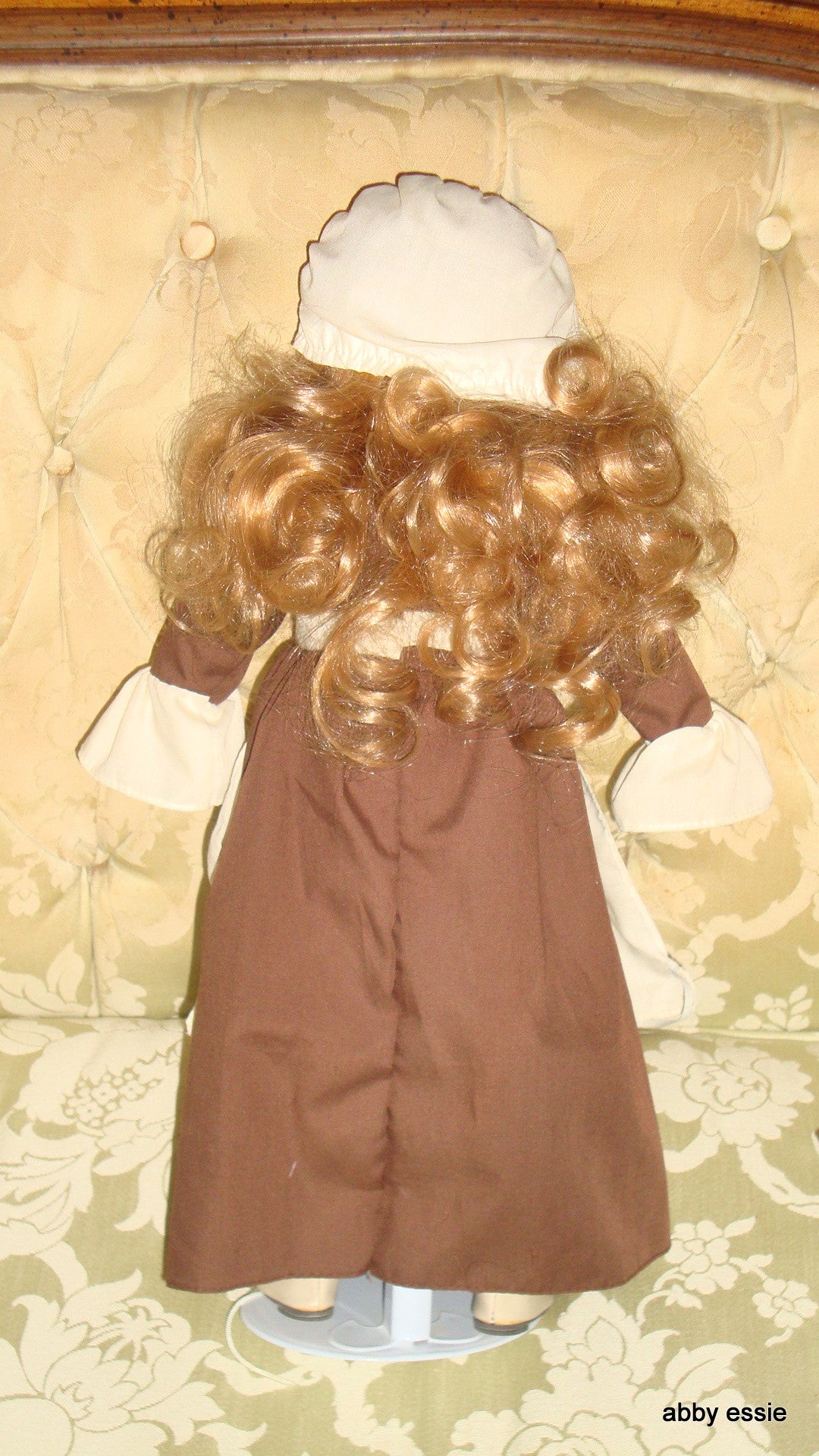 VINTAGE PORCELAIN VICTORIAN ENGLISH 19TH 18TH CENTURY DOLL ON STAND WIT Abby Essie