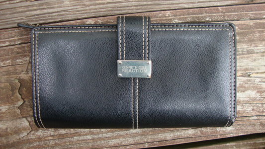 KENNETH COLE BLACK LEATHER WALLET