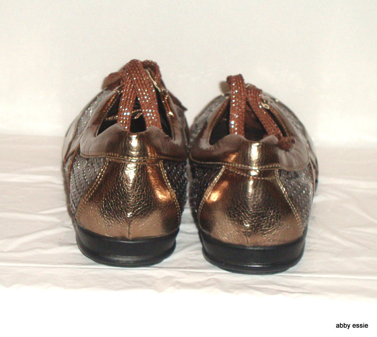 Simonelli Brown Bronze Sequin & Metallic Sneakers Sz 9 - 9.5 – Shoes Abby Essie