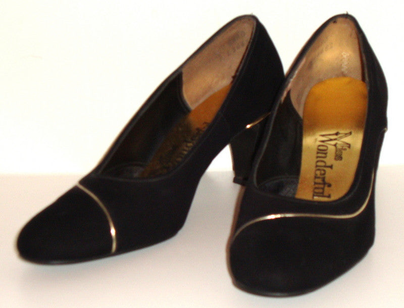 Vintage Miss Wonderful 60s Black Velvet Pumps W/ Gold Accent Sz 6.5 Shoes