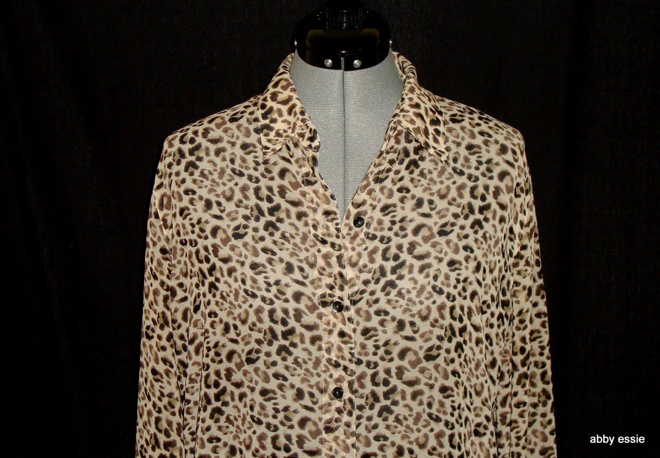 Liz Claiborne Lizsport  Beige Tan Brown Cheetah Animal Sheer Silky Blouse 10