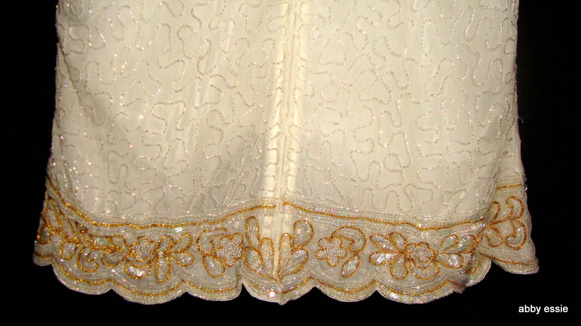 VINTAGE BRILLIANTE CREAM WHITE SEQUINED SILKY BLOUSE W/ GOLD 100% SILK Abby Essie