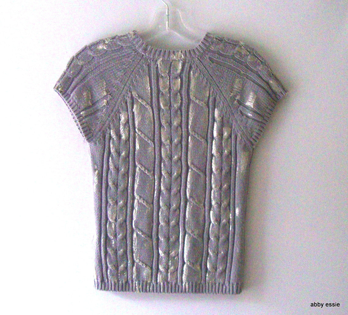 UNBRANDED GRAY SILVER PAINTED GRAFFITI SHORT SLEEVE SWEATER S XS LT-2765 Abby Essie