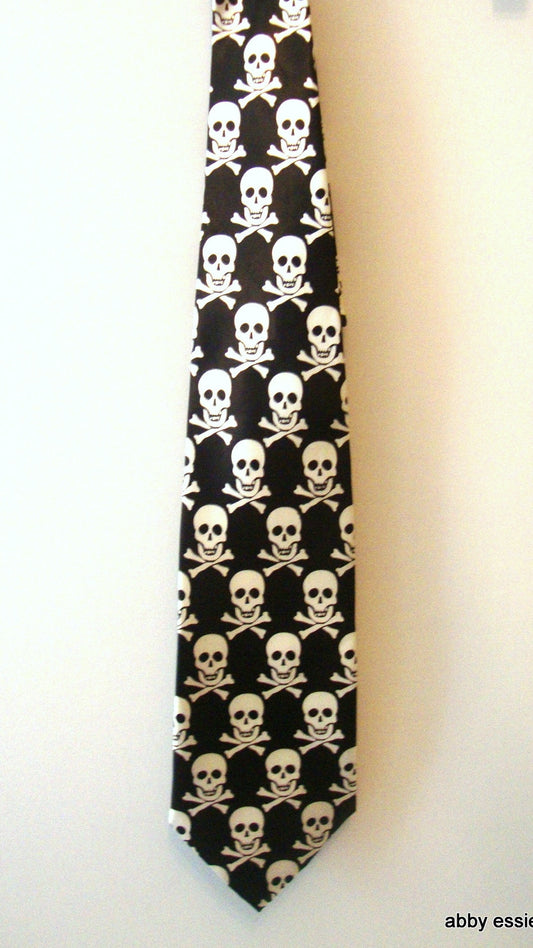 NWOT SKULL BLACK WHITE ROCK STAR SILK TIE