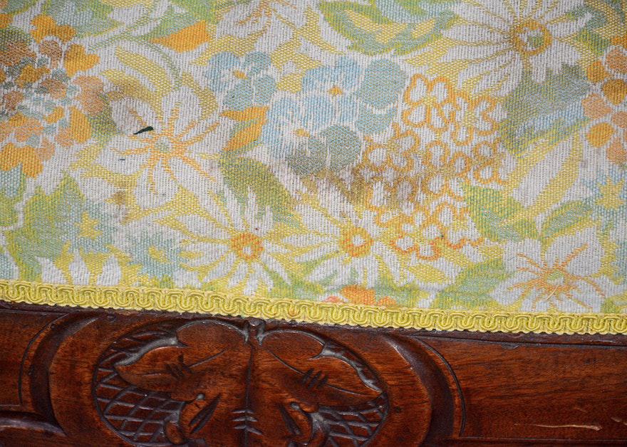 [SOLD] Late 19th Century Antique Walnut Victorian Tufted Sofa
